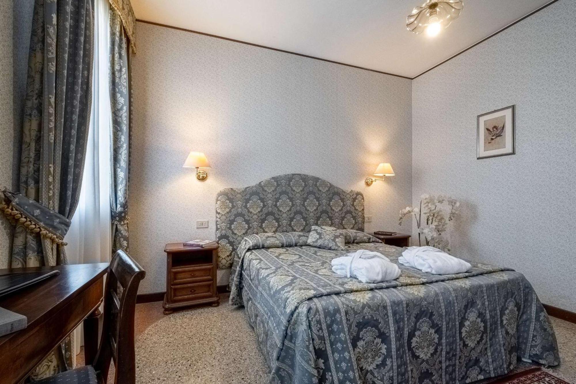 Hotel La Meridiana Lido di Venezia Exterior photo