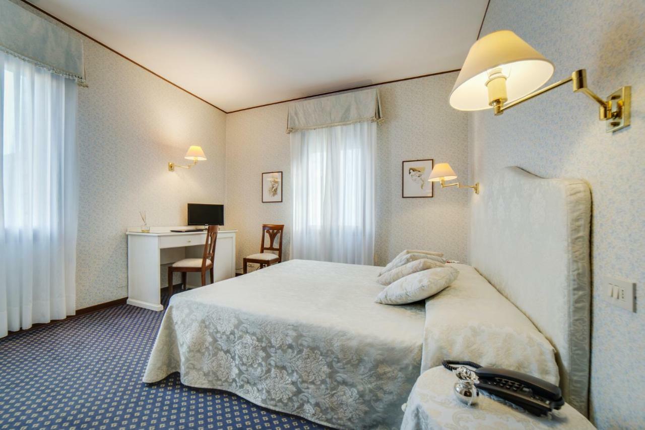 Hotel La Meridiana Lido di Venezia Exterior photo